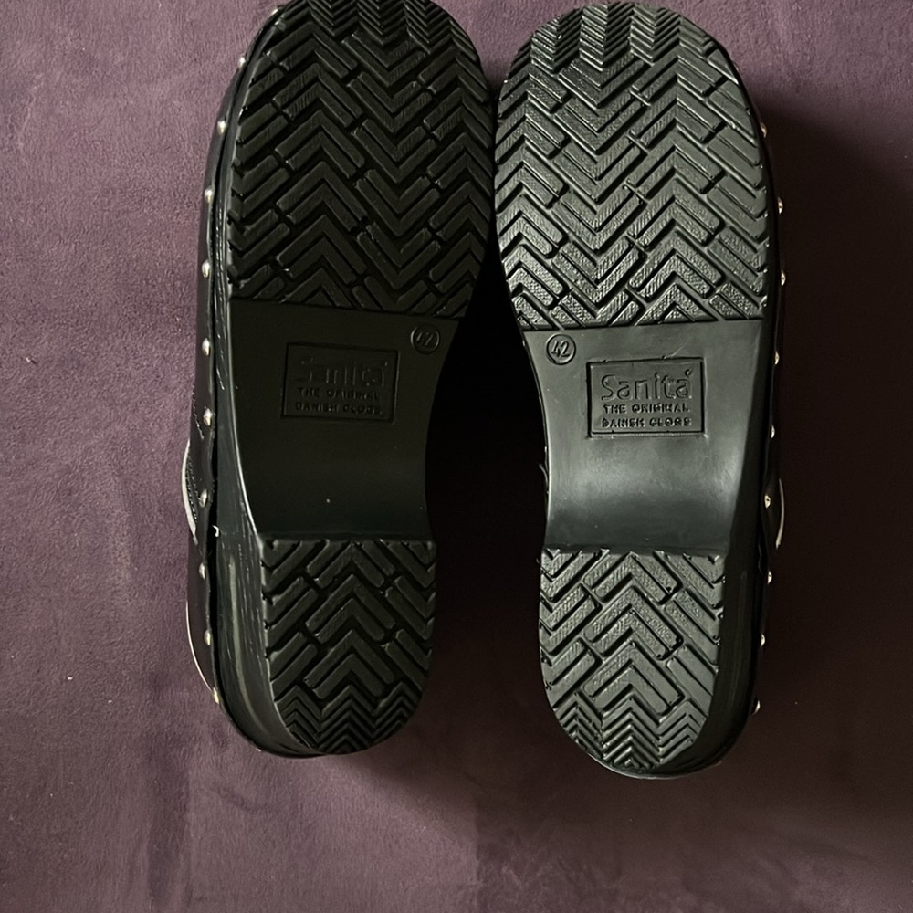 Like new Sanita Professional Clogs. - Picture 4 of 4